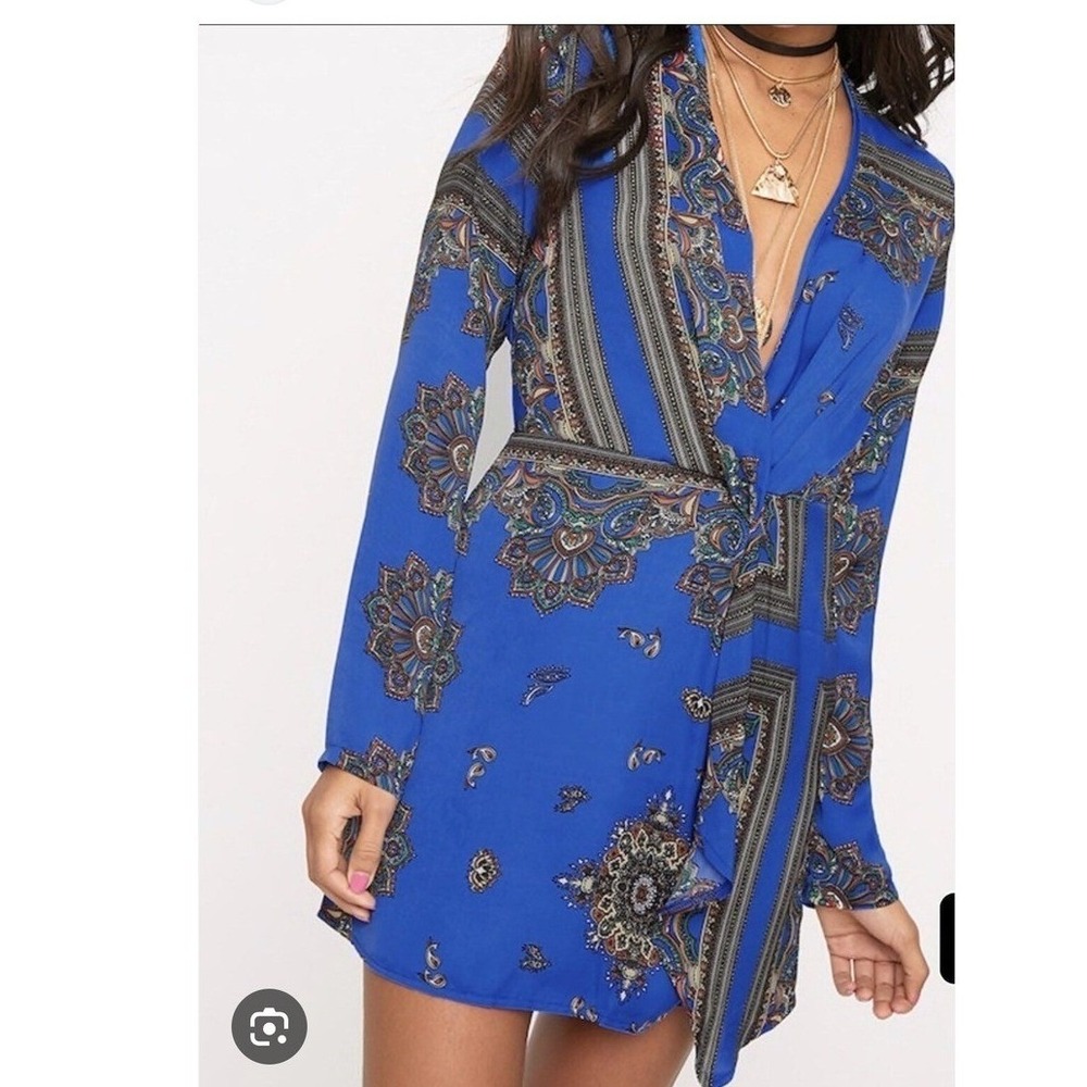 Pretty Little Thing Cobalt Blue Paisley Print‎ Long Sleeve Wrap Dress 12 sexy